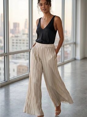 Eesome Metallic Pleated Wide-Leg Pants Size L Brand New in Bag
